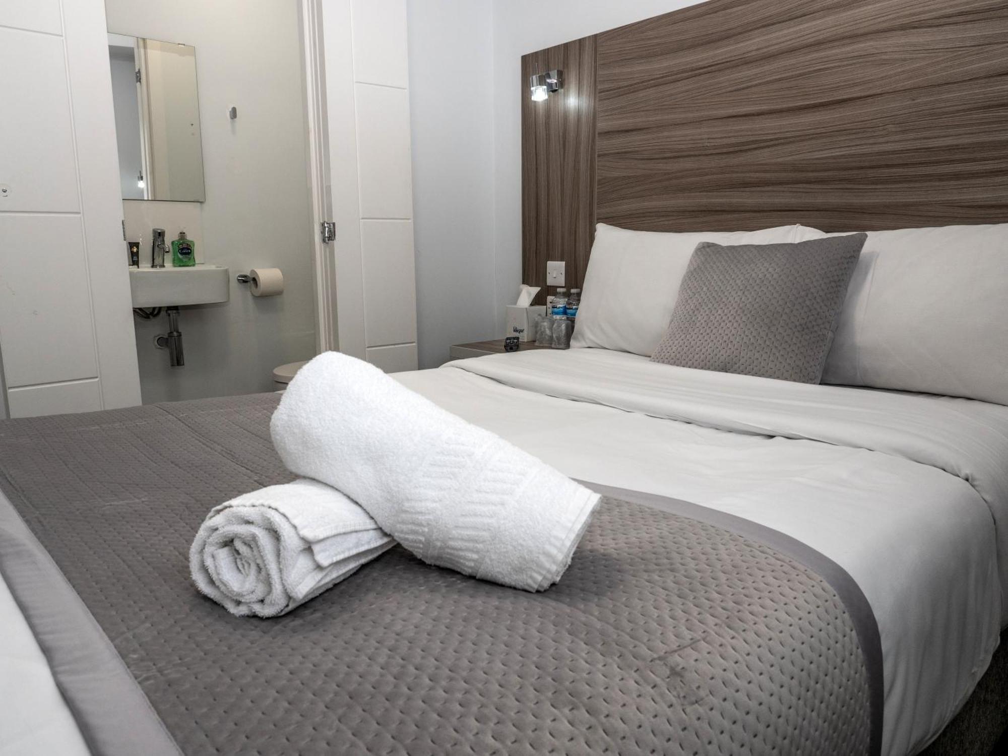 Sky Nights Hotel London Heathrow 希思罗 外观 照片