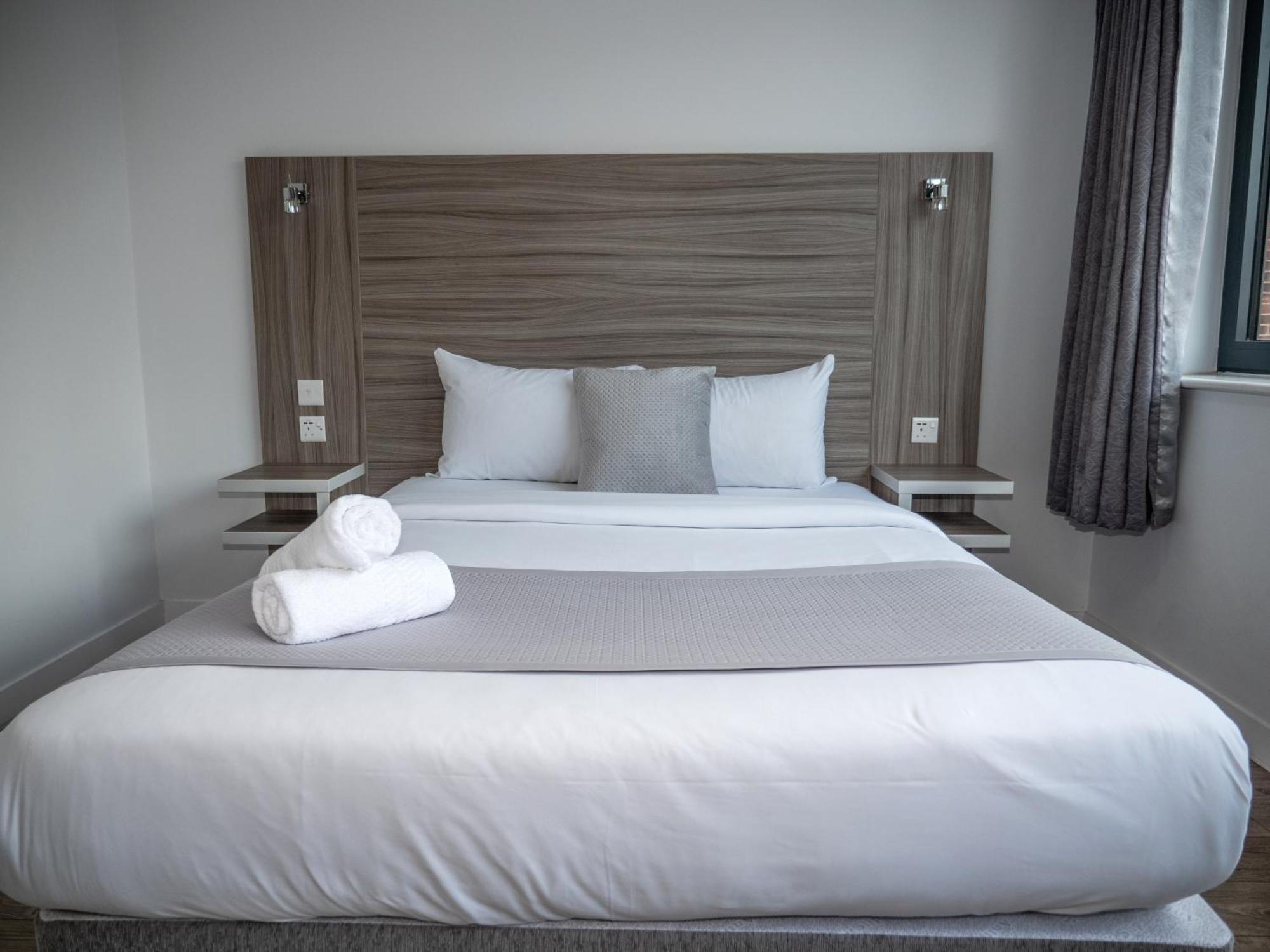 Sky Nights Hotel London Heathrow 希思罗 外观 照片